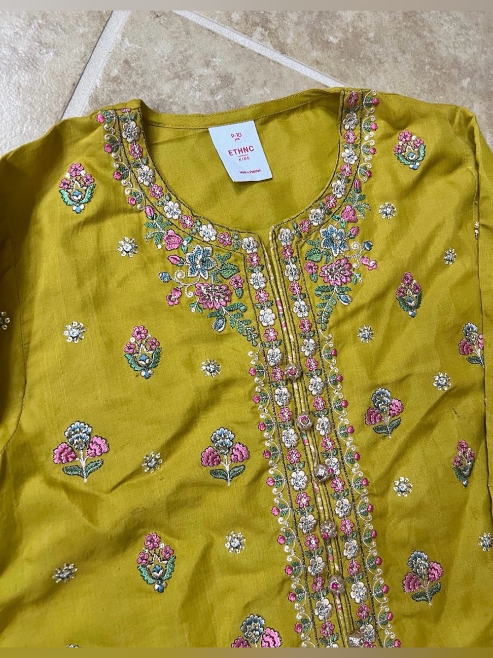 Girls Mustard Embroidered girls dress brand Ethnc size 9/10 - Picture 3 of 7